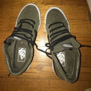 Dark green, slim fit sk8 hi Vans